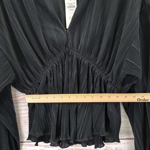 Abercrombie & Fitch Women’s M V-Neck‎ Long Sleeve Pleated Ribbed Top NWT - Picture 4 of 9